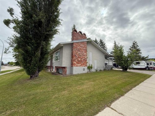 481 Mountain Street, Hinton, AB 