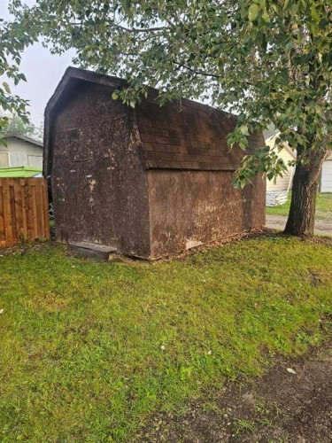 5706 West Haven Drive, Edson, AB - Outdoor