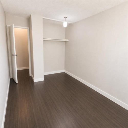 308A-5611 10 Avenue, Edson, AB 