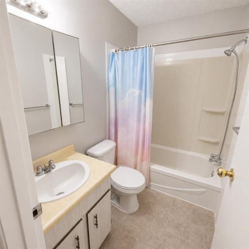308A-5611 10 Avenue, Edson, AB 