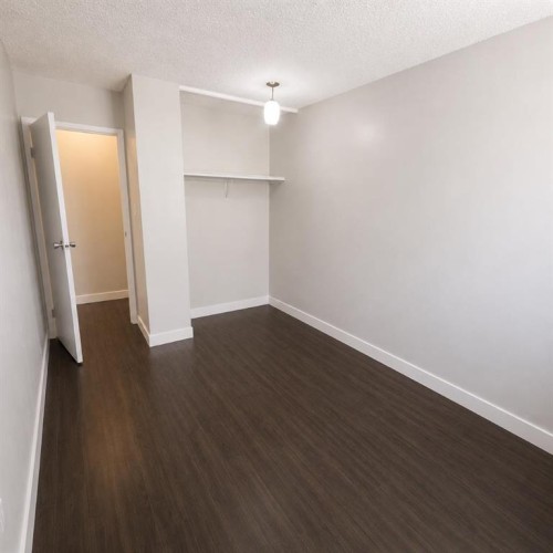 308A-5611 10 Avenue, Edson, AB 