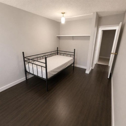 308A-5611 10 Avenue, Edson, AB 