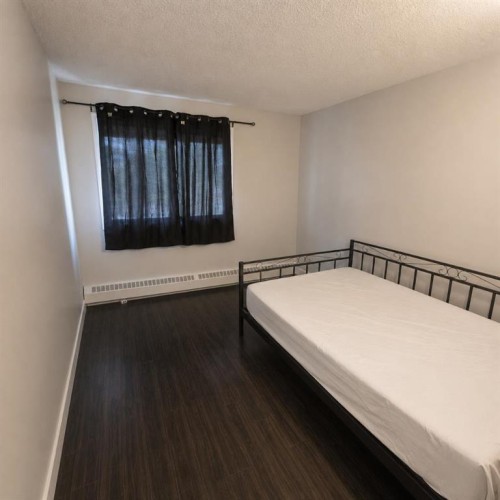 308A-5611 10 Avenue, Edson, AB 