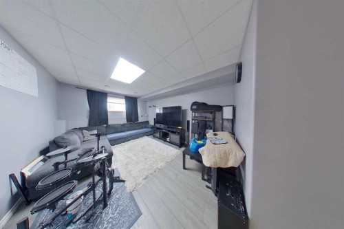 832 10 Ave, Slave Lake, AB 