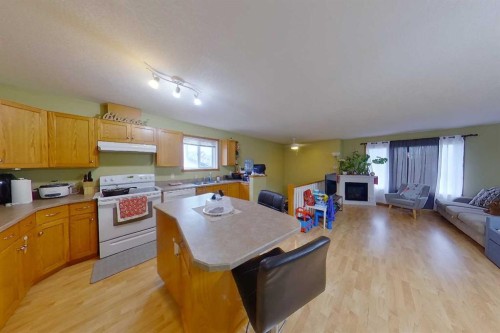 832 10 Ave, Slave Lake, AB 