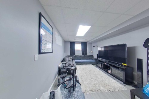 832 10 Ave, Slave Lake, AB 