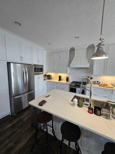 805 7 Avenue, Fox Creek, AB 