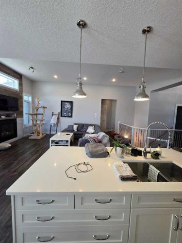 805 7 Avenue, Fox Creek, AB 