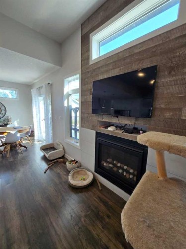 805 7 Avenue, Fox Creek, AB 