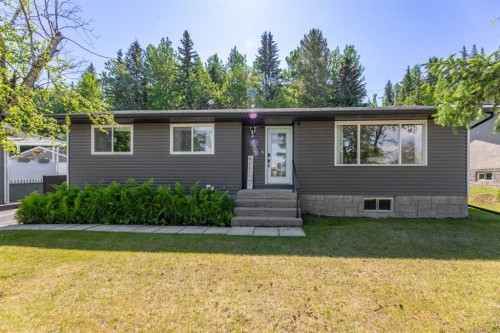 153 Alder Drive, Hinton, AB 