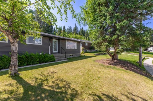 153 Alder Drive, Hinton, AB 
