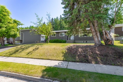 153 Alder Drive, Hinton, AB 