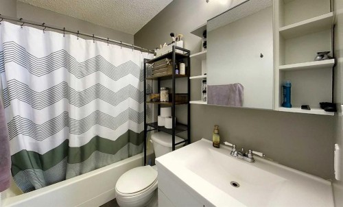 5804 12 Ave, Edson, AB 