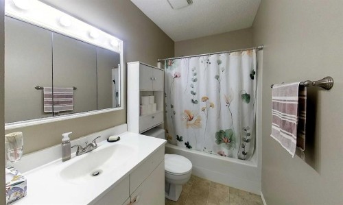 5804 12 Ave, Edson, AB 