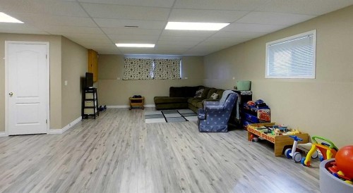 5804 12 Ave, Edson, AB 