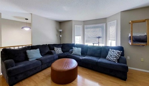 5804 12 Ave, Edson, AB 