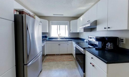 5804 12 Ave, Edson, AB 