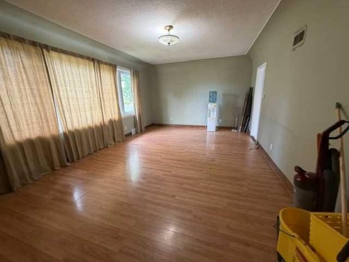 4711 5 Avenue, Edson, AB 