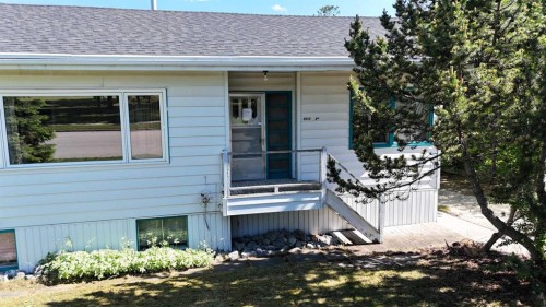 4711 5 Avenue, Edson, AB 