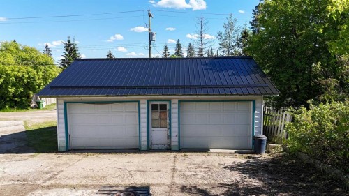 4711 5 Avenue, Edson, AB 