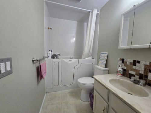 1121 56 Street, Edson, AB 