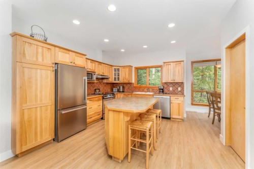 2-300 Eagle Terrace Road, Canmore, AB 