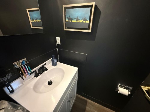 318-457 Collinge Road, Hinton, AB - Indoor Photo Showing Bathroom