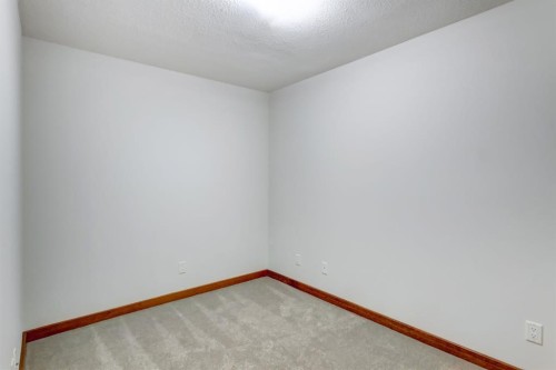 111-170 Crossbow Place, Canmore, AB - Indoor Photo Showing Other Room