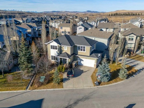 142 West Pointe Circle, Cochrane, AB 