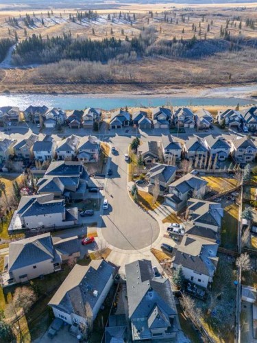 142 West Pointe Circle, Cochrane, AB 