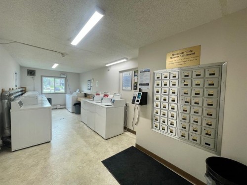 306B-5611 9 Avenue, Edson, AB - Indoor Photo Showing Laundry Room