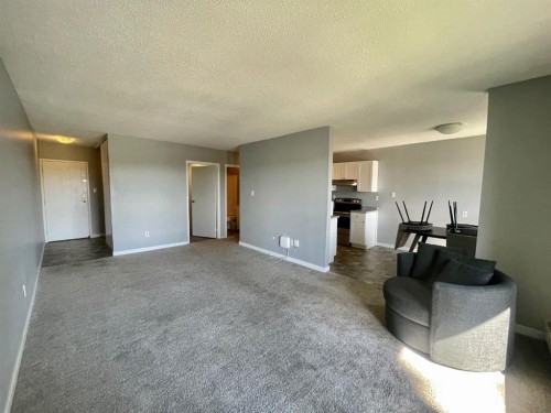 306B-5611 9 Avenue, Edson, AB - Indoor