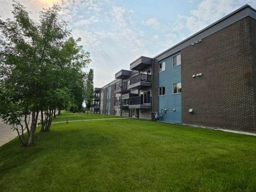 102-709 6 Ave Se, Slave Lake, AB 