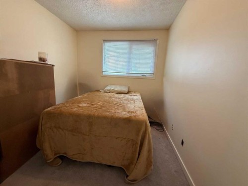 178 Hansen Drive, Hinton, AB - Indoor Photo Showing Bedroom