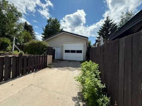 178 Hansen Drive, Hinton, AB - Outdoor
