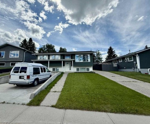 178 Hansen Drive, Hinton, AB - Outdoor With Facade