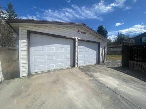 115 Alder Drive, Hinton, AB 