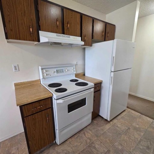 316A-5611 10 Avenue, Edson, AB 