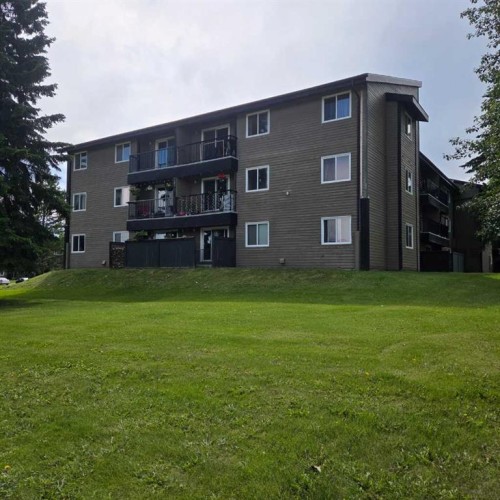 316A-5611 10 Avenue, Edson, AB 