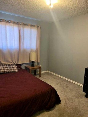 813 7 A Street, Fox Creek, AB 