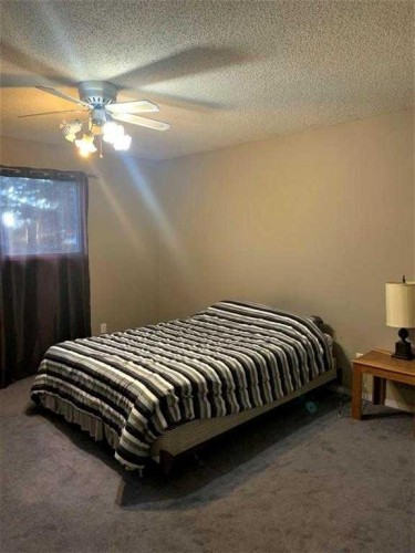 813 7 A Street, Fox Creek, AB 