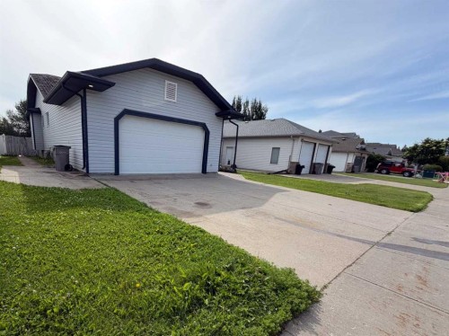 64 Park Circle, Whitecourt, AB 