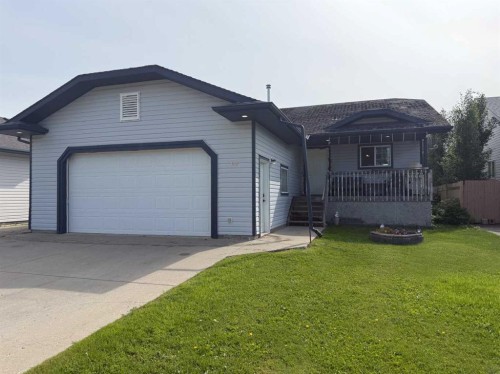 64 Park Circle, Whitecourt, AB 