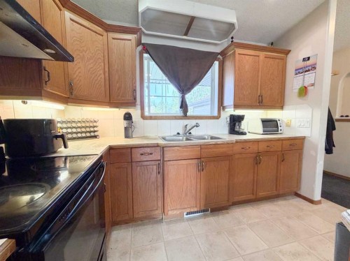 64 Park Circle, Whitecourt, AB 