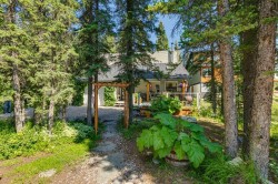 43 Bracken Road  Bragg Creek, AB T0L 0K0