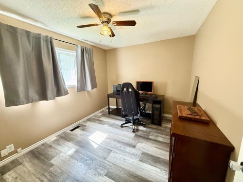 132 Sunwapta Drive, Hinton, AB - Indoor Photo Showing Office