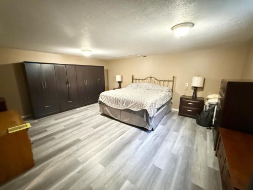 132 Sunwapta Drive, Hinton, AB - Indoor Photo Showing Bedroom
