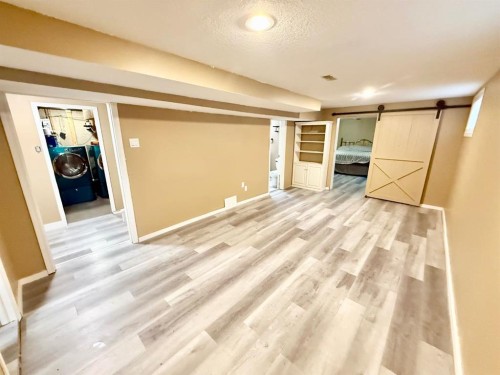 132 Sunwapta Drive, Hinton, AB - Indoor Photo Showing Other Room