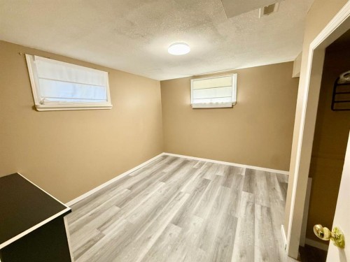 132 Sunwapta Drive, Hinton, AB - Indoor Photo Showing Other Room