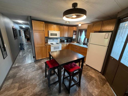 101 Litke Cove, Hinton, AB - Indoor Photo Showing Kitchen
